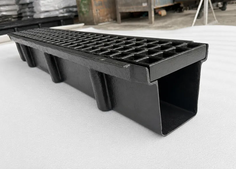 Long drain channel run with gratings